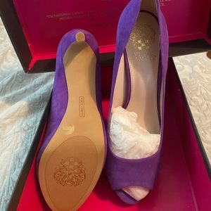 *SOLD* Vince Camuto purple suede peep toe heel sandal size 7 1/2 *New In Box*